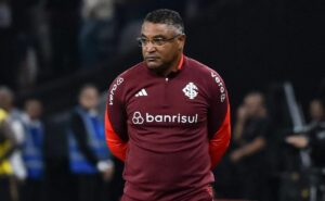 internacional de roger machado renova com atacante ricardo mathías, cria do clube, até 2028