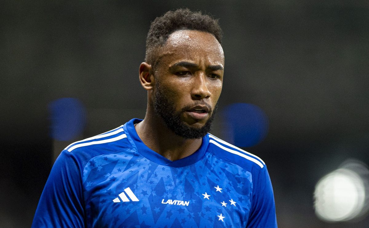 rafa silva deve sair do cruzeiro após expulsão polêmica contra o athletico pr