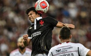 vasco prepara novas saídas em 2025 e deve liberar rojas e +2 jogadores