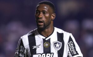 bastos vira exemplo de problema no brasileirão e ex jogador faz alerta: “botafogo não con...”
