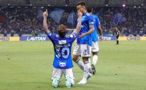 cruzeiro na mira da sul americana 2025: raposa lidera projeções e sonha com título continental