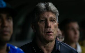 pressionado, renato considera opiniões da torcida para decidir futuro no grêmio em 2025