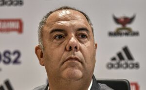 torcida do flamengo critica marcos braz por declaração sobre gabigol: "fora os dois"