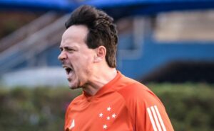 pedrinho bh elogia e demonstra confiança em diniz no cruzeiro: "estamos tranquilos"