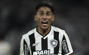 damián suárez sofre grave lesão e tempo de recuperação surpreende os torcedores do botafogo 