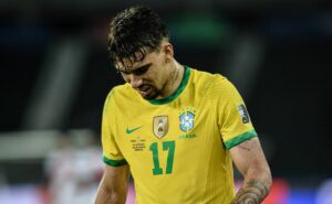 lucas paquetá não agrada em nova função e dorival deve barrar atleta do time principal