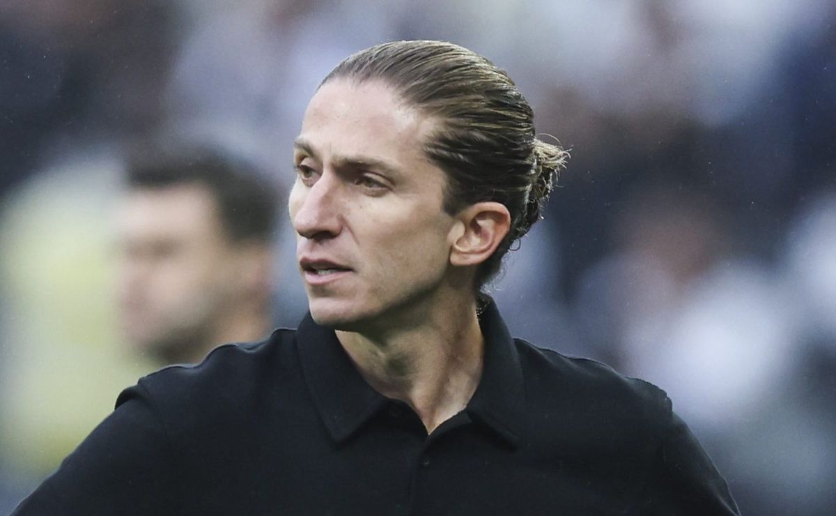 filipe luís recebe péssima notícia e titular do flamengo precisa operar o joelho