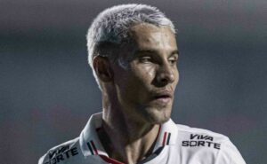 ferreirinha se recupera e fica à disposição de zubeldía na próxima rodada do brasileirão betano