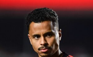 torcida do flamengo sugere allan e +2 jogadores para o corinthians: "vão voar"