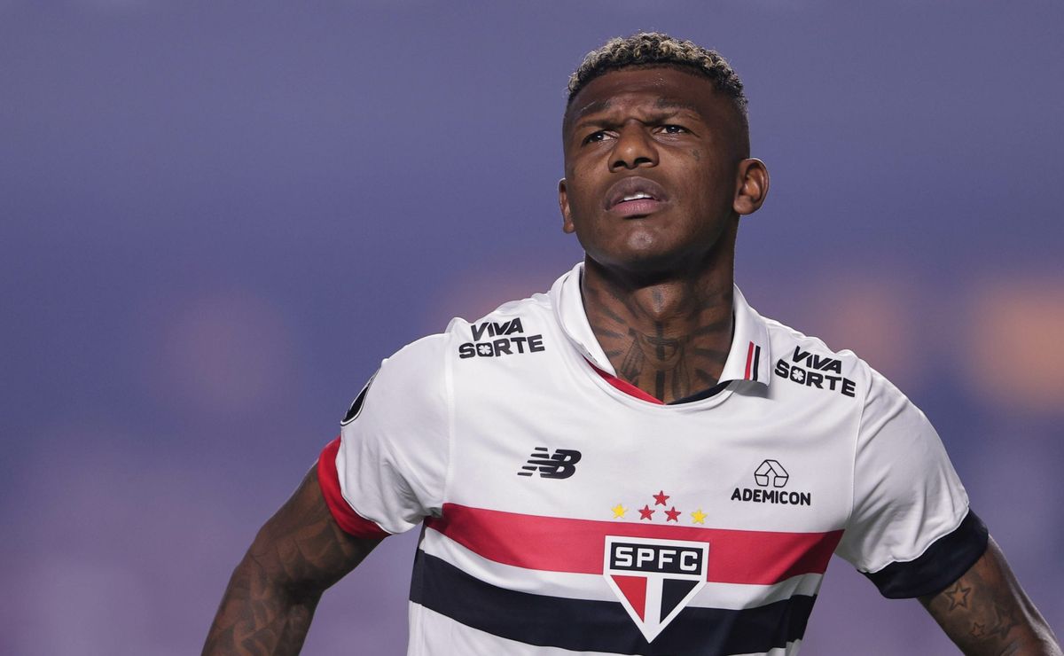 arboleda comete falha na derrota do são paulo para criciúma