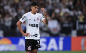 mudança na diretoria do corinthians atrapalha renovação com o caetano