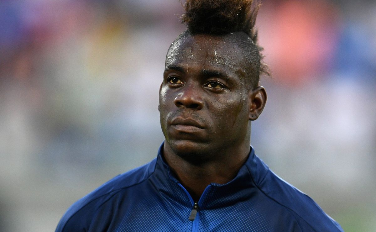 balotelli encaminha acerto com novo clube após quase fechar com o corinthians