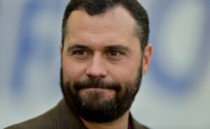 mário bittencourt dá declaração comparando filipe luís e douglas costa antes do fla flu