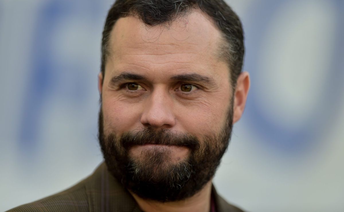 mário bittencourt dá declaração comparando filipe luís e douglas costa antes do fla flu