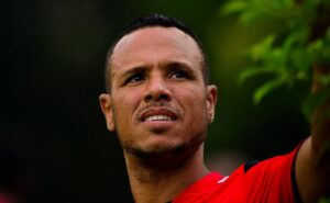 luis fabiano 'crava' favorito entre flamengo x corinthians por conta de filipe luís: "eu acho que..."