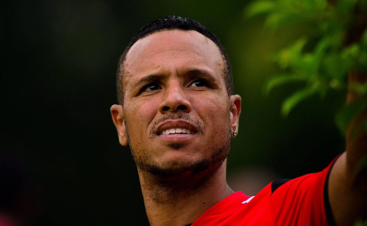 luis fabiano 'crava' favorito entre flamengo x corinthians por conta de filipe luís: "eu acho que..."