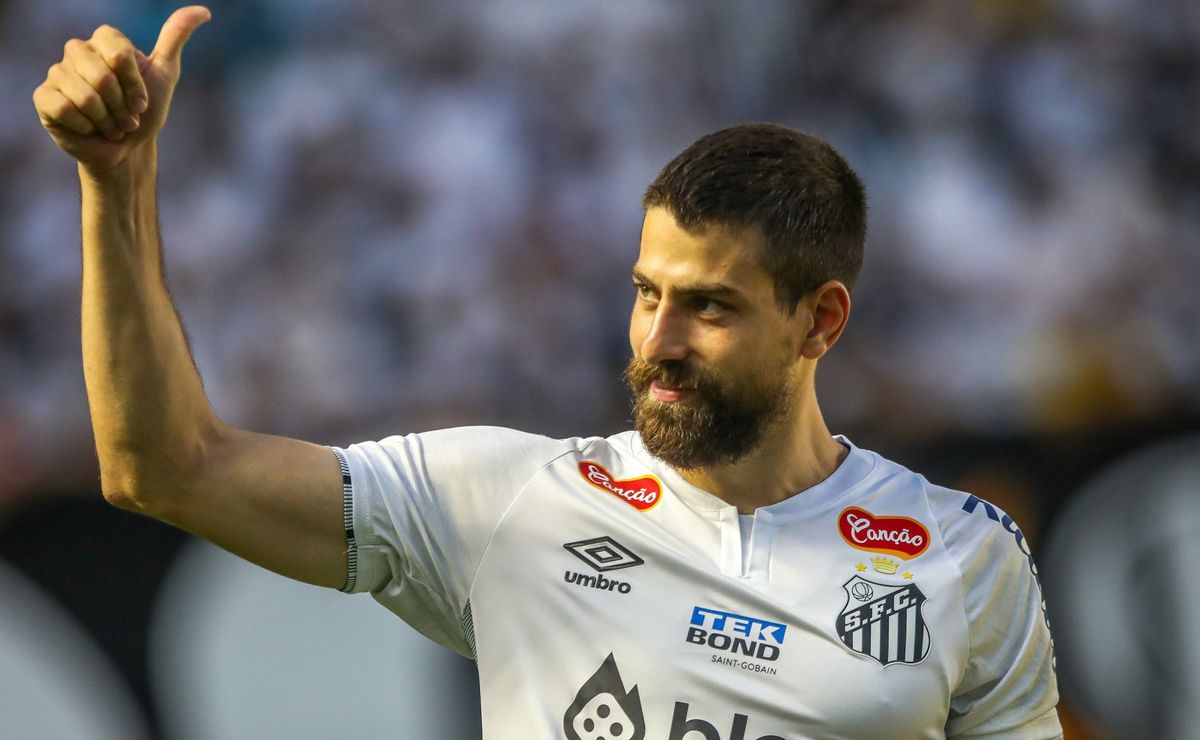 luan peres convence fábio carille e será titular no próximo jogo do santos
