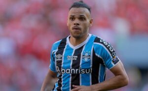 braithwaite revela que recusou proposta de time europeu antes de acertar com o grêmio