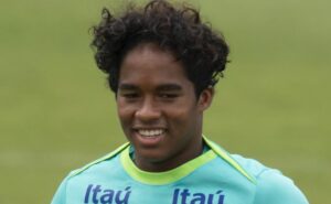 endrick entra, novamente, aos 30 minutos, e torcedores consideram igor jesus como titular incontestável