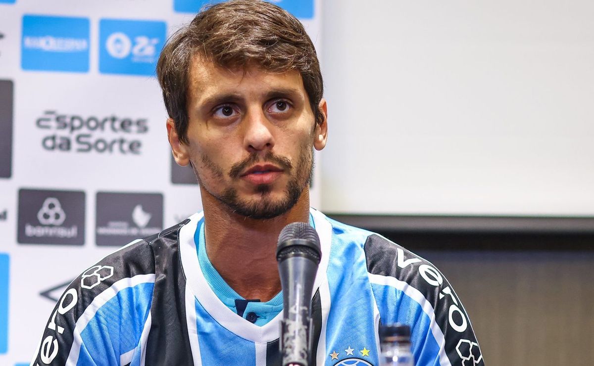 rodrigo caio, ex flamengo, amarga jogos com sub 20 do grêmio e deve ficar desempregado