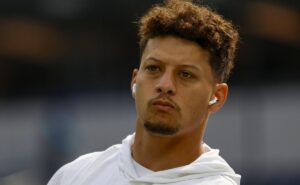 patrick mahomes manda mensagem para travis kelce e companheiros dos chiefs: "É preciso grandeza"