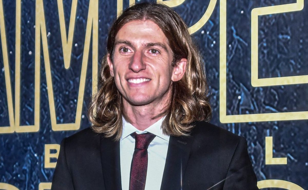 filipe luís ‘vira’ jorge jesus no flamengo em brincadeira de gabigol: “tudo bem, mister?”