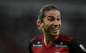 rafinha de volta ao mengão é aprovado por filipe luís e bastidores são revelados