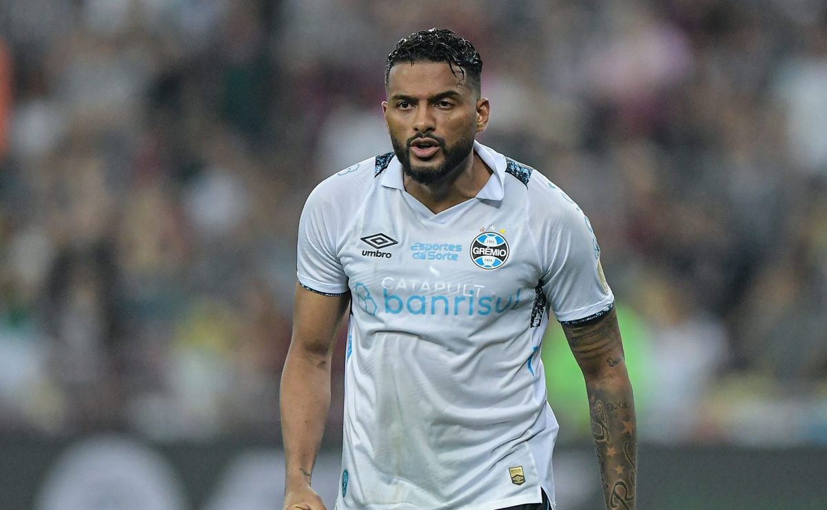 reinaldo detalha briga com deyverson em atlético mg x grêmio e faz provocação: “ele estava acusando...”