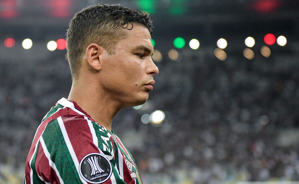 thiago silva segue lesionado e é dúvida para fluminense x athletico pr pelo brasileirão