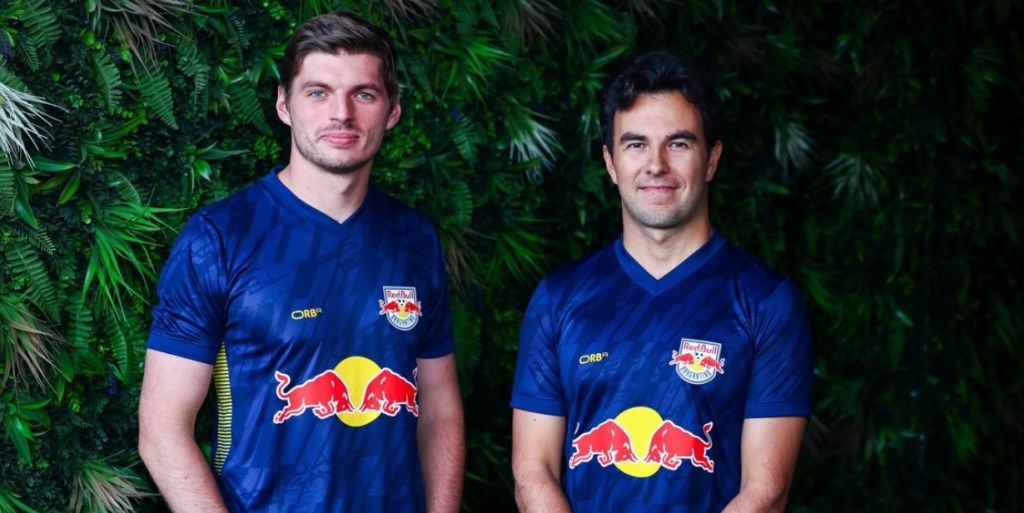 red bull bragantino lança camisa em homenagem aos 20 anos da equipe red bull na fórmula 1