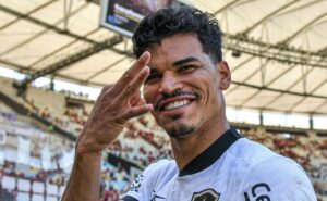 john textor topa oferecer danilo barbosa e mais atletas do botafogo em troca de jair, do santos
