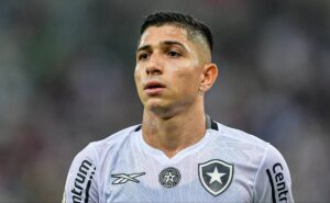 savarino, do botafogo, revela "sentimento estranho" por enfrentar o atlético mg na final da libertadores