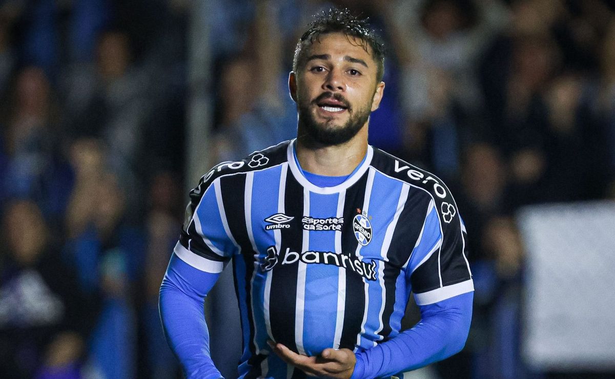 dublador flagra joão pedro rebatendo renato portaluppi de forma pesada em cruzeiro x grêmio: “você manda...”