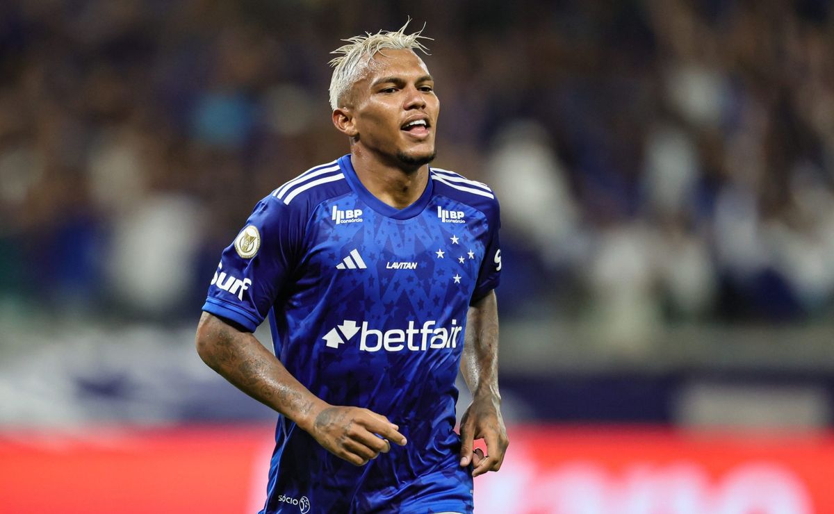 torcida do cruzeiro elogia gabriel veron e permanência em 2025 é questionada: "um novo empréstimo"