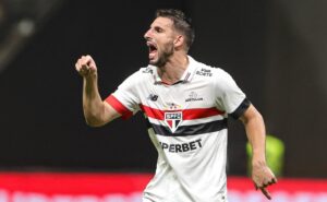 escalação do são paulo: calleri ainda é dúvida e zubeldía recebe quatro reforços contra atlético mg