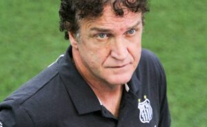 santos esquece luís castro e pedro caixinha e cuca vira o nome da vez 