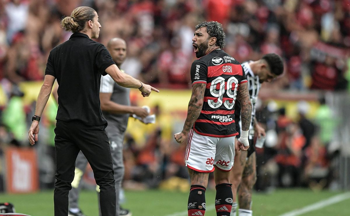 filipe luís é sincero sobre a saída de gabigol e agradece atacante do flamengo: "lenda do clube"