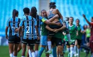 corinthians mira destaque do grêmio, para reforçar elenco em 2025 e torcida reage: “o time merece”