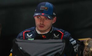 russell herda pole position do gp do catar após punição a verstappen