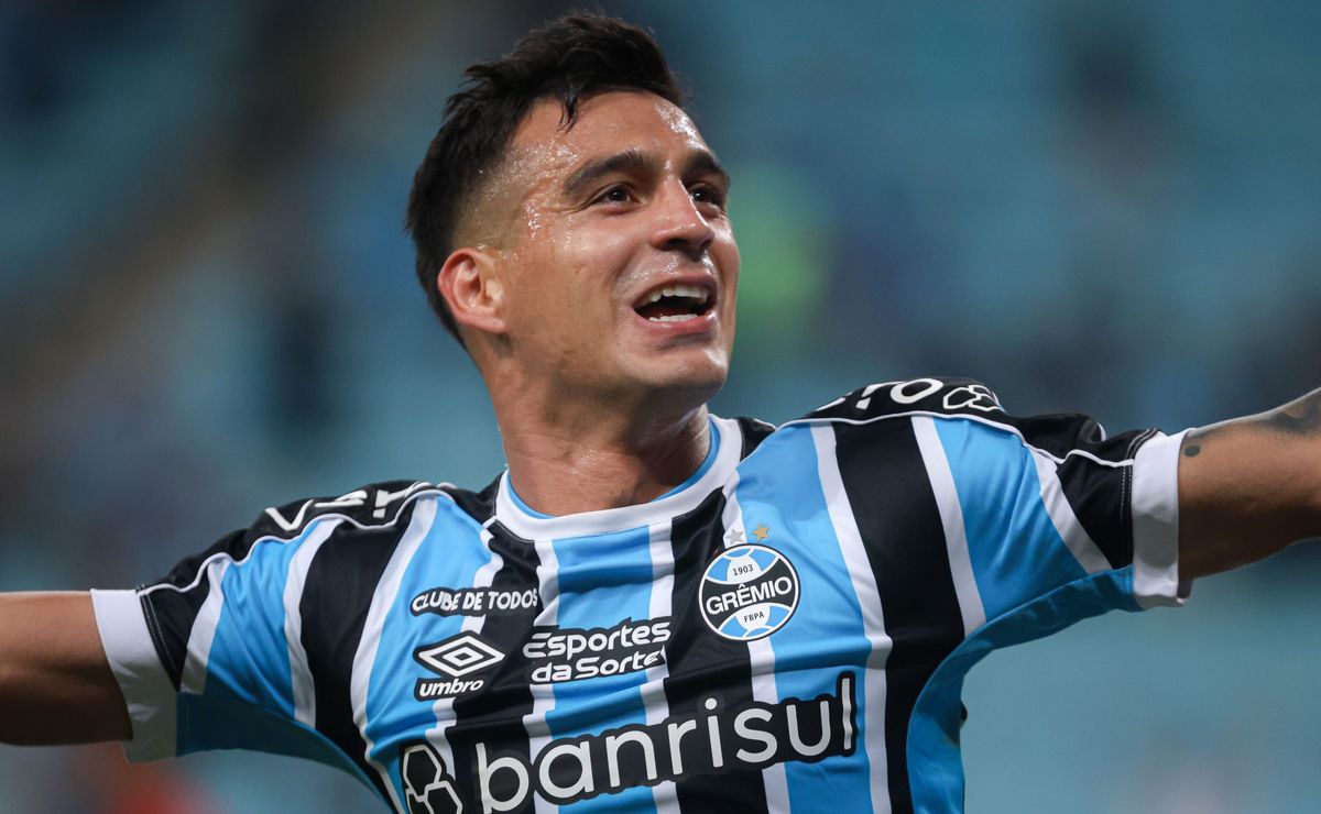 franco cristaldo, alvo do santos, não descarta saída e pode deixar o grêmio em 2025