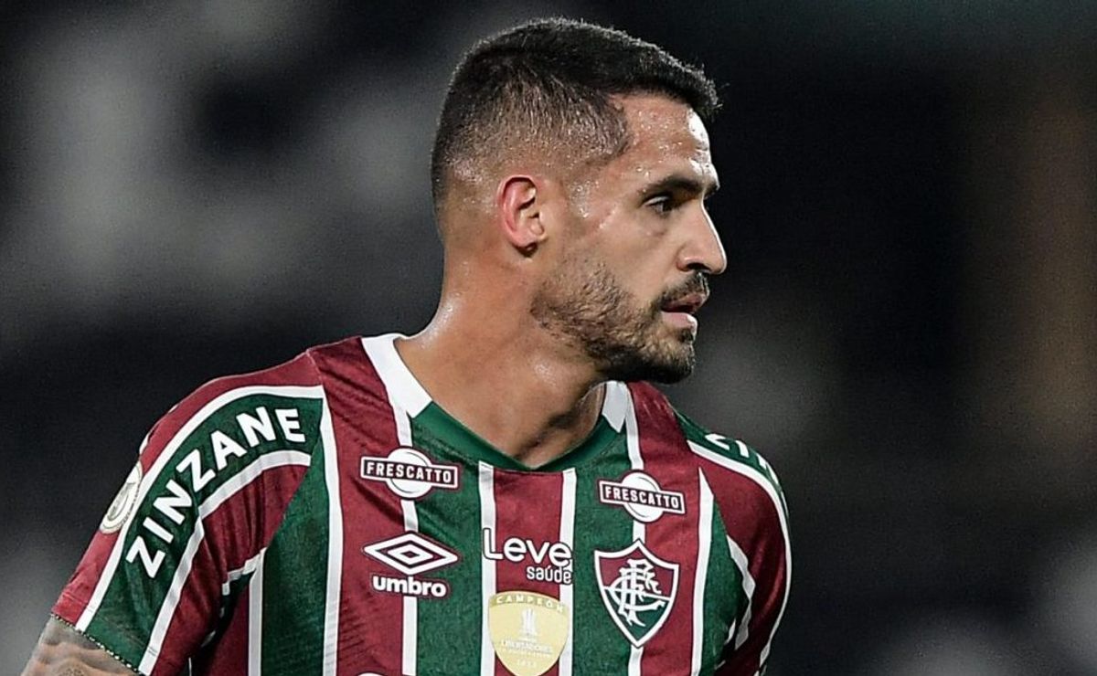 renato augusto renasce em fluminense x fortaleza pelo brasileirão e é elogiado por mano menezes: “essencial”