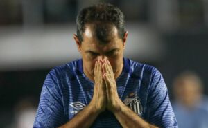 carille admite que chegou o momento de definir seu futuro no santos: “agora sim”