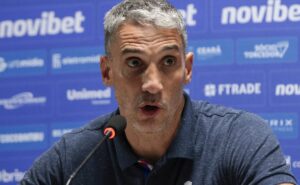 vojvoda já projeta confronto crucial contra fluminense pelo brasileirão:“partida decisiva”