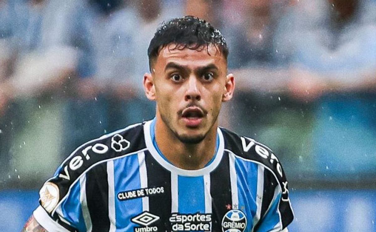 carballo, adriel e grando integram lista de seis saídas do grêmio de renato portaluppi