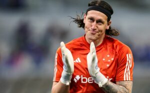 goleiro cássio tem reencontro emocionante em corinthians x cruzeiro na neo química arena: “idolatrado” 