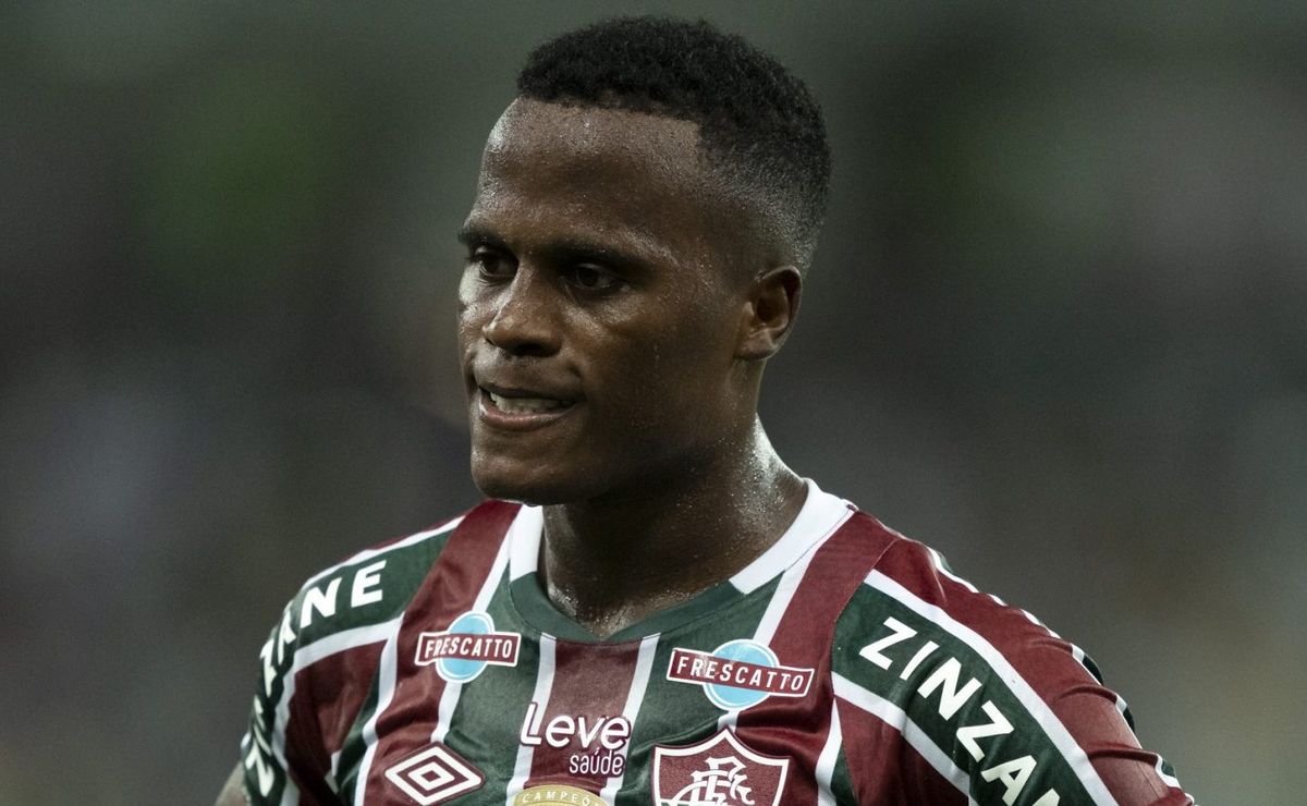 escalação de arias tem decisão de mano menezes e estratégia para fluminense x fortaleza tem reviravolta