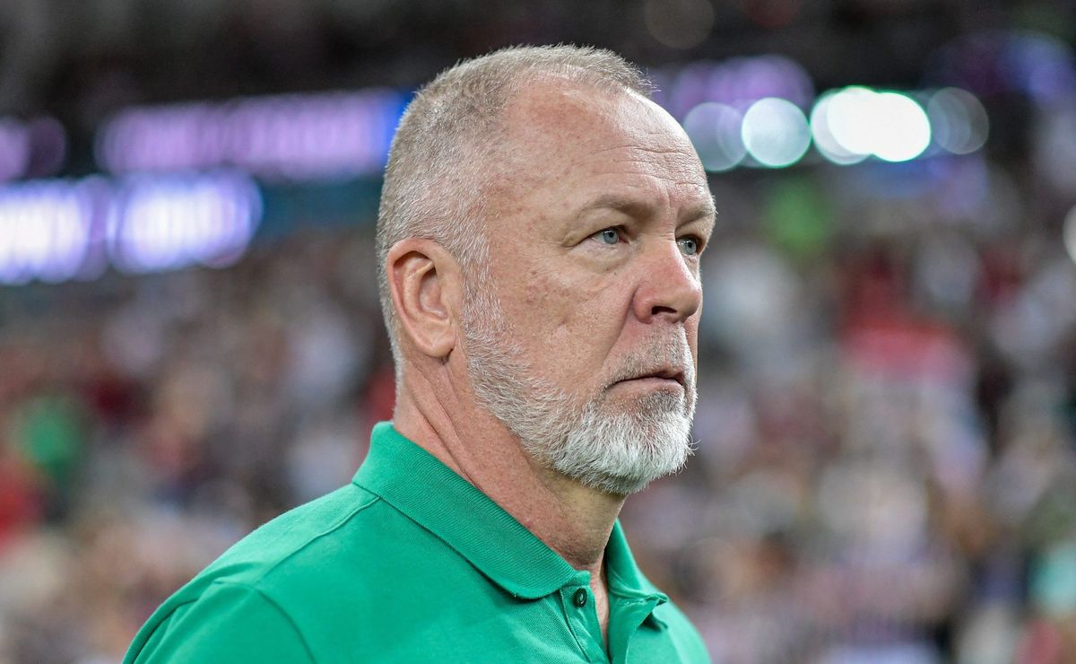 mano menezes ganha moral nos bastidores do fluminense após rescisão de marcelo