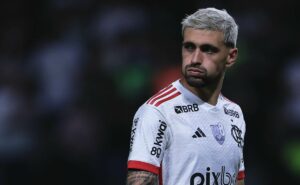 arrascaeta é sincero ao falar sobre a saída de gabigol do flamengo: "muita gratidão"