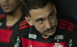flamengo pode vender léo ortiz, fabrício bruno e +1 e terá pequena reformulação com filipe luís 