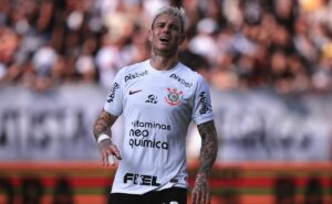 corinthians vê cruzeiro também interessado na contratação de roger guedes para 2025